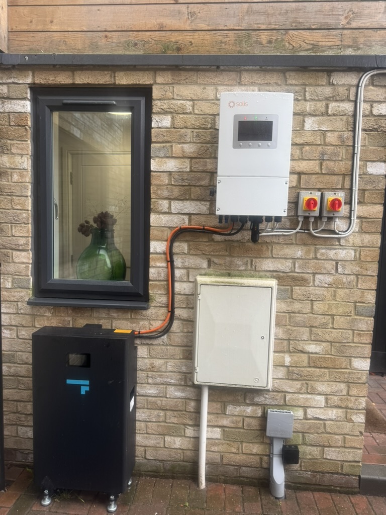 Bambridge battery backup installation with a Solis inverter and home battery